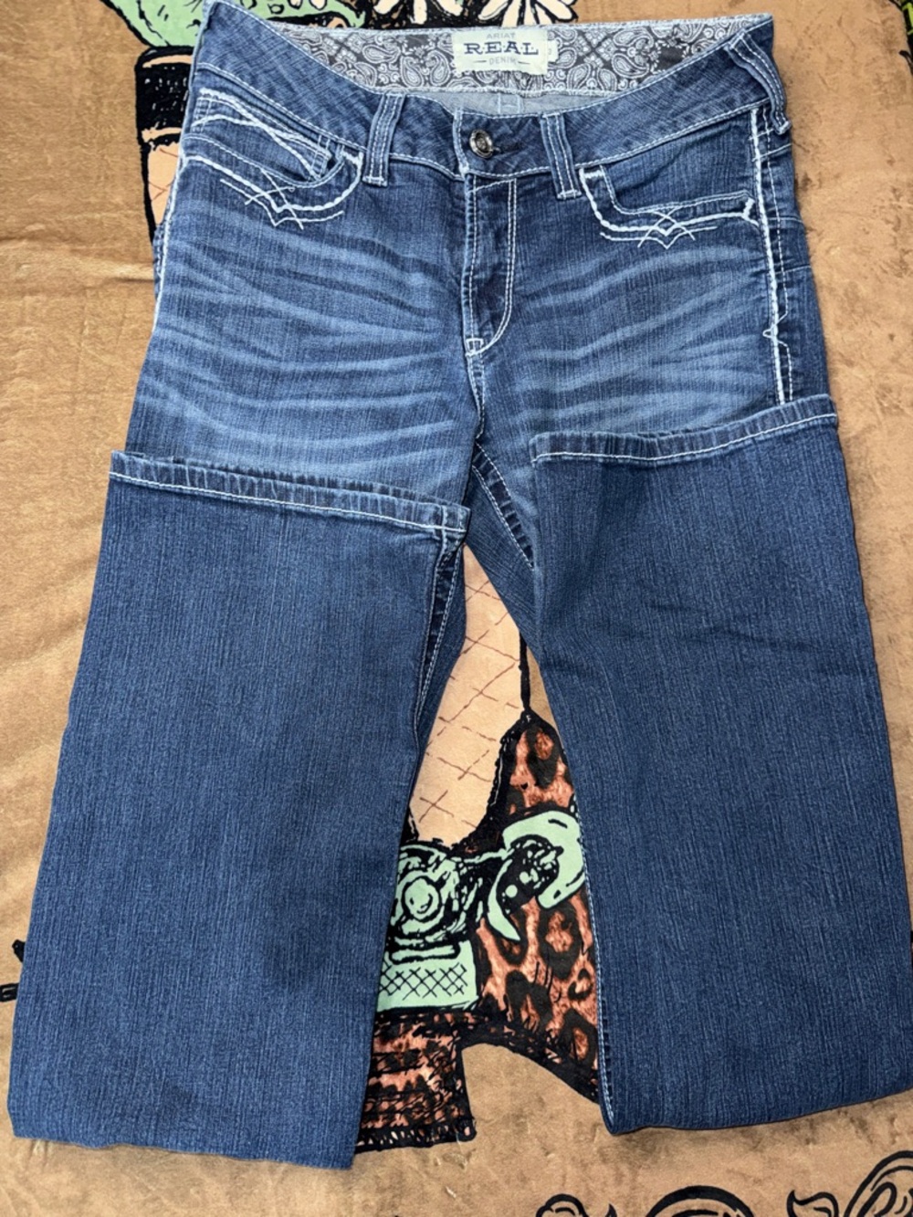 EUC Ariat Blue Flare Jeans with White Stitching 31XL - Picture 5 of 8